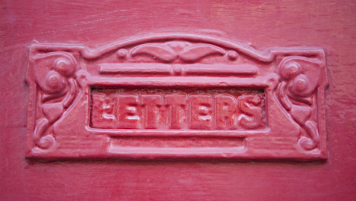 T-5582c733c10fd-red-letterbox-red-door_5582c733c1039-1.png