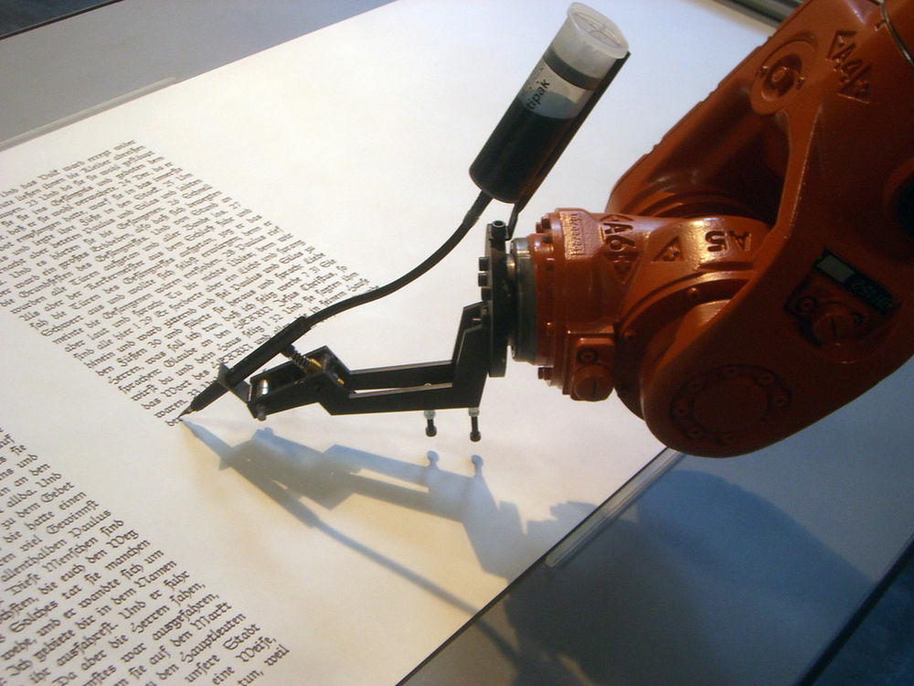 T-582ef88a8de1a-robot-writing-mirko-tobias-schaefer-bios-bible-flickr_582ef88a8dd31-3.jpg