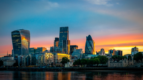 T-5851199f6964c-london-skyline-of-the-city_5851199f69558-3.png