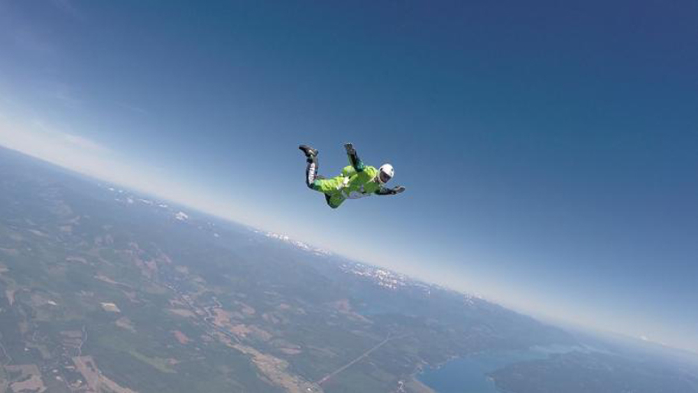 T-luke-aikins-sky-diving-3.jpg