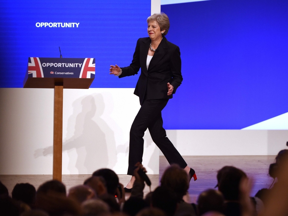 T-theresa-may-dance-587.jpg