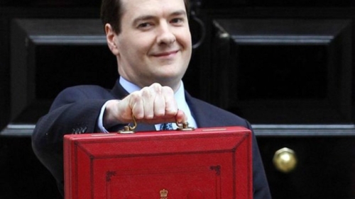 T5098ebe2e448-chancellor-of-the-exchequer-george-osborne-holds-up-his-red-ministerial-box-outside1-downing-stree_55098ebe2e385-73.jpg